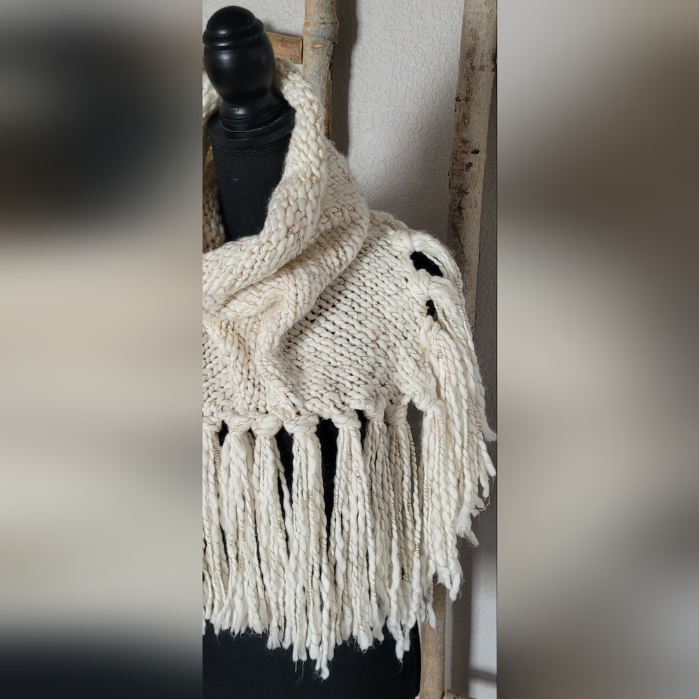 Infinity Fringe Scarf - Picture 4 of 8
